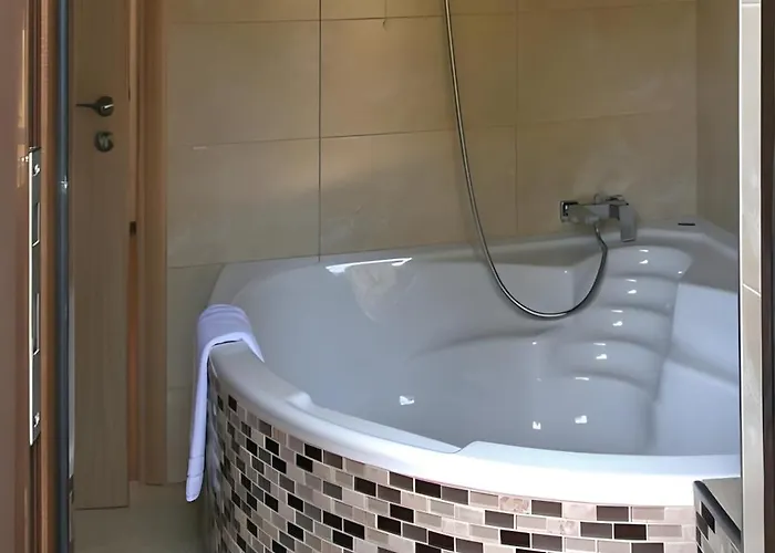 Hotel Rahoni Cronwell By Diomedes Group 5*